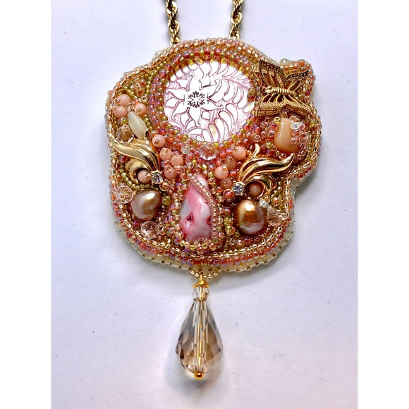 Beaded Necklace. Pink butterfly Mother of Pearl OOAK Hand Made - Picture 7 of 10